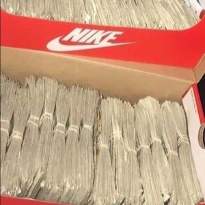 Meet your Posher, Demarea